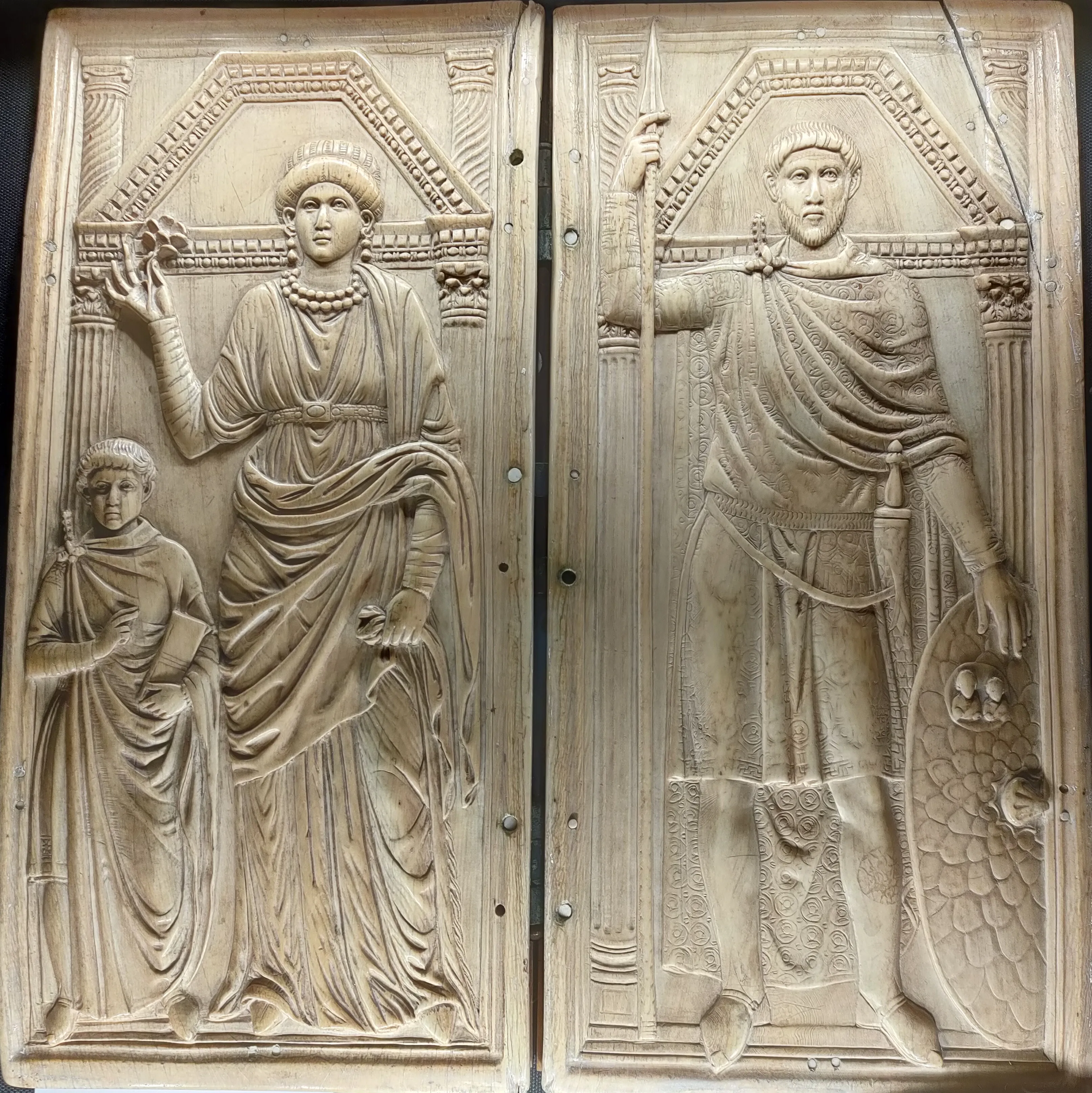 Stilicone — dittico d'avorio, ~395 d.C., Tesoro del Duomo di Monza